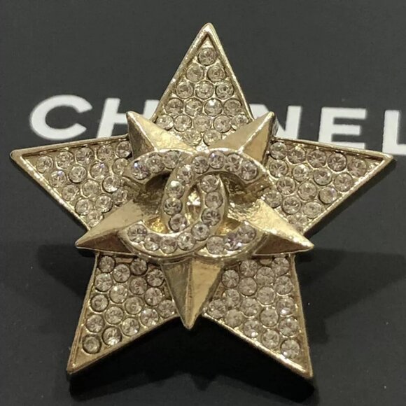 CHANEL CC Logo Double Star Rhinestone Brooch Gold Tone Pin A17C Auth w/Box D-j11 - Picture 8 of 16